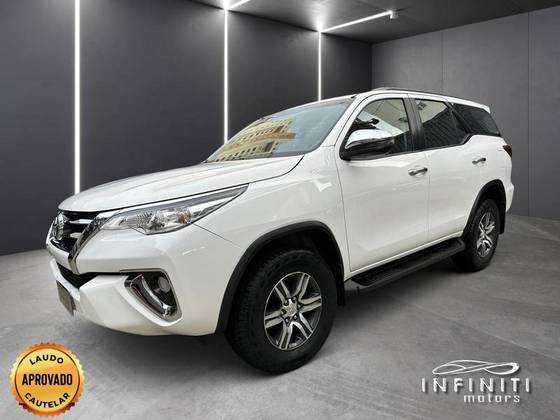 TOYOTA HILUX SW4 2.7 SR 4X2 16V FLEX 4P AUTOMÁTICO